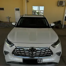 Toyota Highlander 2021