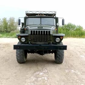 Ural 4320 1990