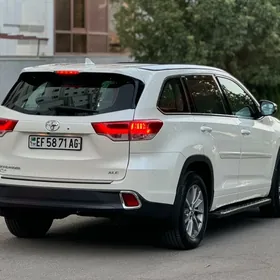 Toyota Highlander 2019
