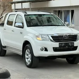 Toyota Hilux 2015