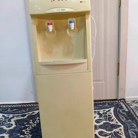 Gyzgyn sowuk suw sowadyjy