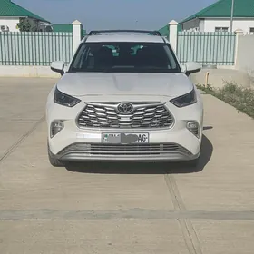 Toyota Highlander 2021