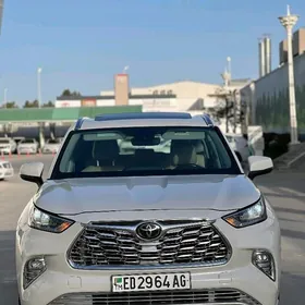 Toyota Highlander 2020