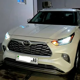 Toyota Highlander 2020