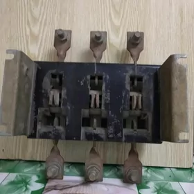 рубильник электрический