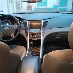 Hyundai Sonata 2011