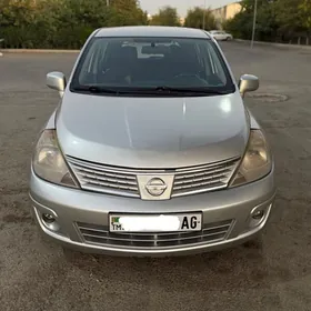Nissan Versa 2012