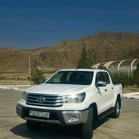 Toyota Hilux 2016