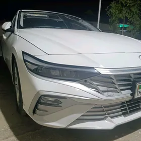 Hyundai Elantra 2024