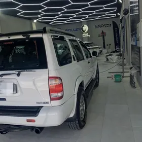 Nissan Pathfinder 2003