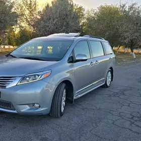Toyota Sienna 2016