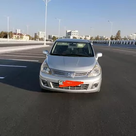 Nissan Versa 2012