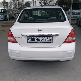 Nissan Versa 2010