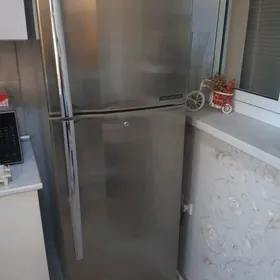 TOSHIBA holodilnik