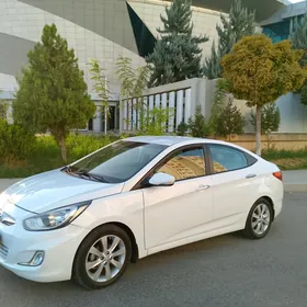 Hyundai Accent 2014