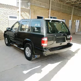 Nissan Pathfinder 1997