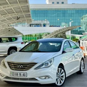 Hyundai Sonata 2011