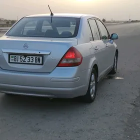 Nissan Versa 2007