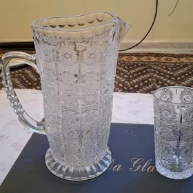Графин,стаканлар б/н.