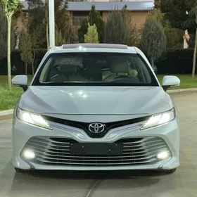 Toyota Camry 2018