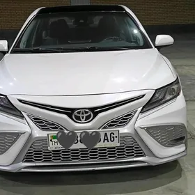 Toyota Camry 2021
