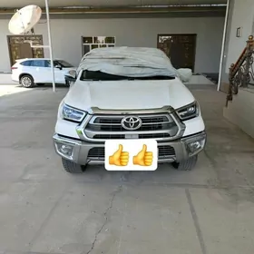 Toyota Hilux 2022