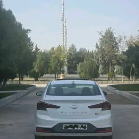 Hyundai Elantra 2019
