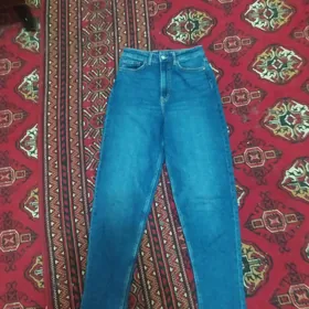 Джинсы