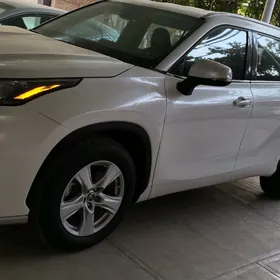 Toyota Highlander 2020
