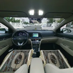 Hyundai Elantra 2020