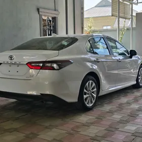 Toyota Camry 2022