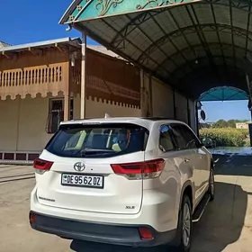 Toyota Highlander 2019