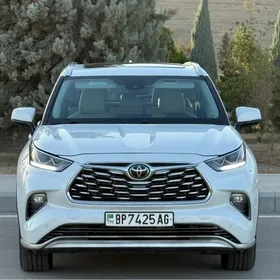 Toyota Highlander 2021