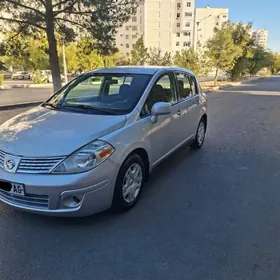 Nissan Versa 2011