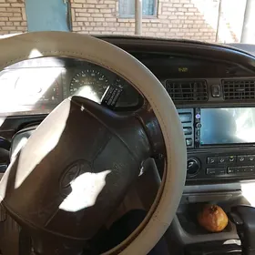 Toyota Avalon 1999