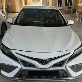 Toyota Camry 2020