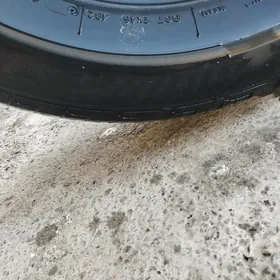 Teker 235/60R18