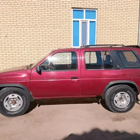 Nissan Pathfinder 1992
