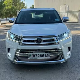 Toyota Highlander 2018