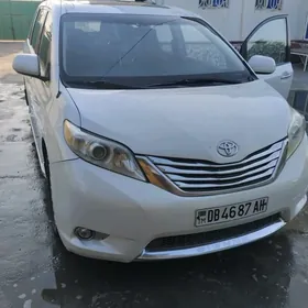 Toyota Sienna 2011