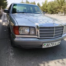 Mercedes-Benz W126 1989