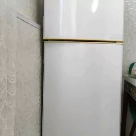 Холодильник Samsung