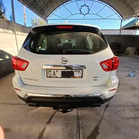 Nissan Pathfinder 2020