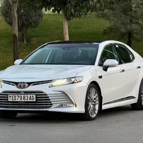 Toyota Camry 2021