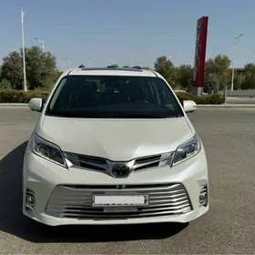 Toyota Sienna 2018