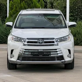 Toyota Highlander 2019