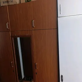 şfaner we dùşek ýygnalyan şkaf