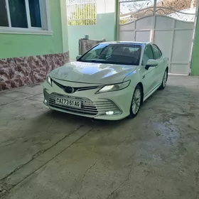 Toyota Camry 2018