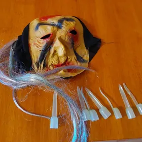 Маска на Хеллоуин