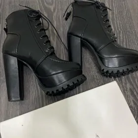 Новые ботинки